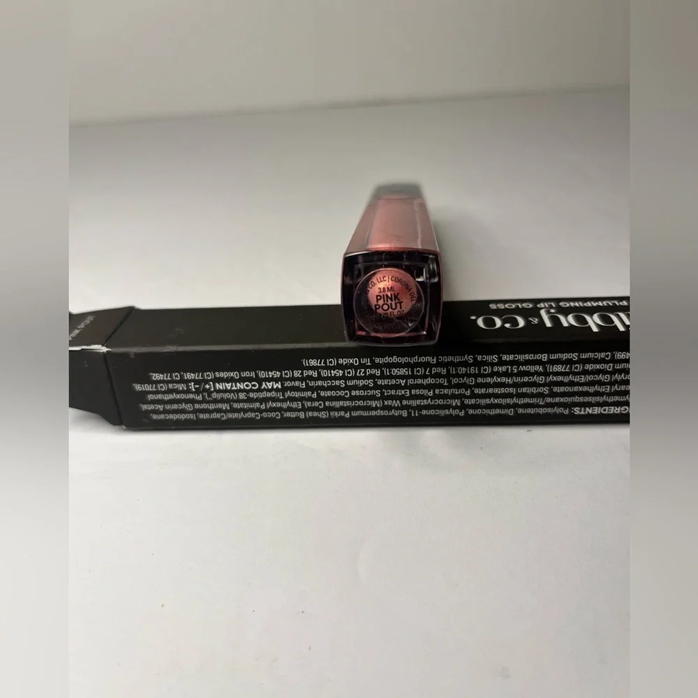libby & co. Plumping Lip Gloss Berry Pout‎ 0.128 oz New